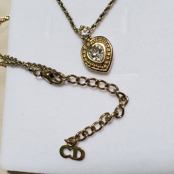 ⚜️❤️⚜️Christian Dior Gold Plated Vintage Queen 2 Crystals ❤️ Pendant - Picture 9 of 10